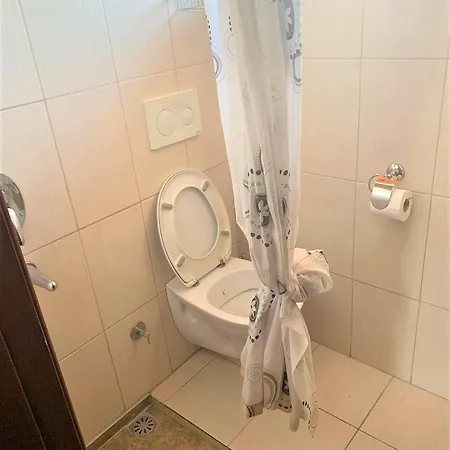 A Lovely One Bed In The Location In Apartment Side