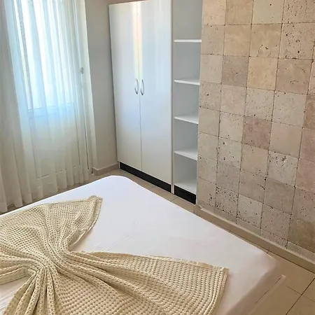 A Lovely One Bed In The Location In Apartment Side