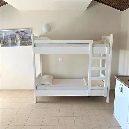 A Lovely One Bed In The Location In 시데
